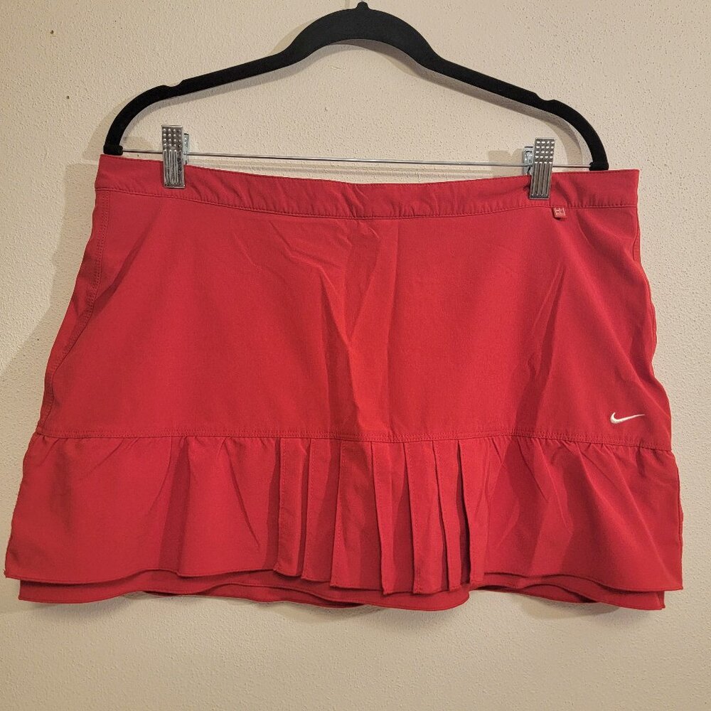 Nike Women's Ruffle Hem Tennis Skort 10 M Shorts Lined Zip Back Red